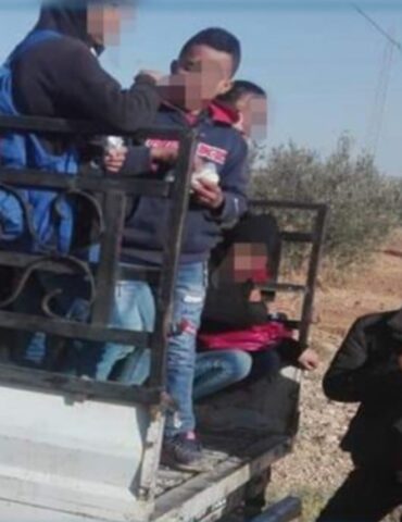1744742546598 القصرين : والي الجهة يتخذ جملة من الإجراءات إثر وفاة تلميذ في حادث انقلاب شاحنة خفيفة بحاسي الفريد