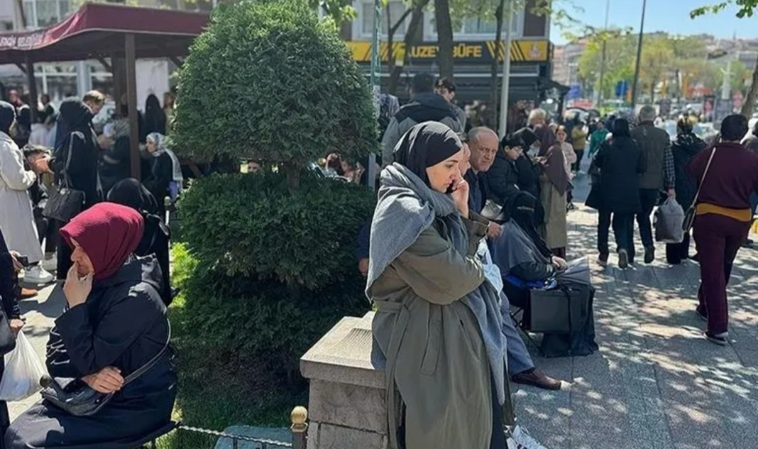 1745477913229 زلزال إسطنبول.. السفارة التونسية تدعو الجالية إلى التواصل والالتزام بالإجراءات الوقائية