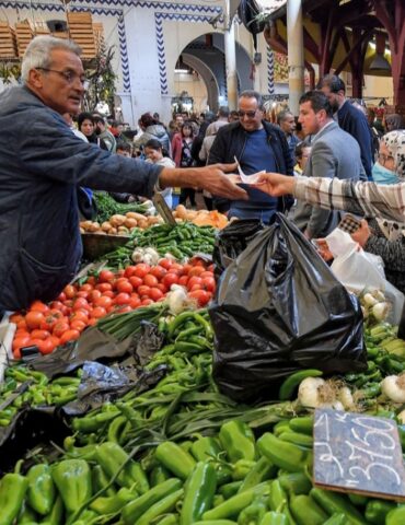 1746012268412 "سوق الفلاح التونسي".. لبيع المنتوجات بأسعار عادلة دون تدخل الوسطاء