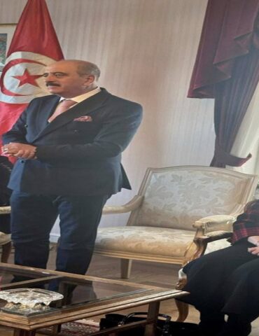 5arijeya وزير الخارجية يدعو الجالية التونسية بالسويد والدنمارك إلى التنظم في إطار جمعية