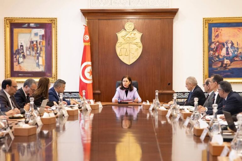 FB IMG 1744749901226 لجنة المشاريع الكبرى يبحث سبل تسريع إتمام 4 مشاريع بقطاعي الصحة والبنية التحتية