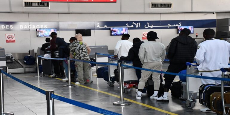africain تواصل عمليات العودة الطوعية للأفارقة جنوب الصحراء المتواجدين بصفة غير شرعية