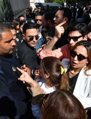 amnesty منظمة العفو الدولية: الإدانات الجماعية لناشطين معارضين في تونس .. هي مؤشر مقلق