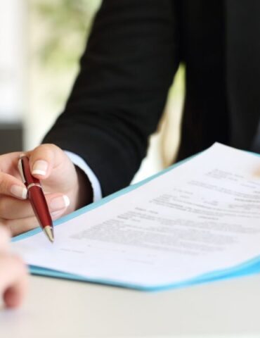 contrat مشروع قانون تنظيم عقود الشغل ومنع المناولة .. يرى النور قريبا