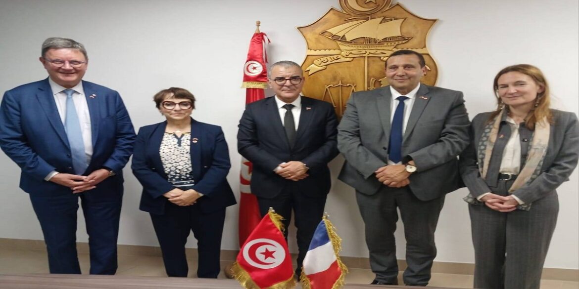 e9tisad وزير الاقتصاد يؤكد توفر الإمكانيات لتعزيز العلاقات الثنائية