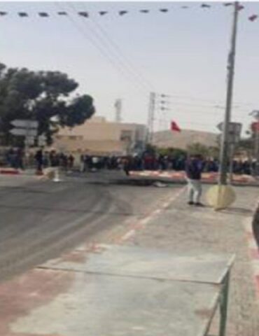 edhrab سيدي بوزيد: تعليق الدروس بكل المؤسسات التربوية وفرع المحامين ينفذ وقفة احتجاجية تضامنية إثر حادثة المزونة