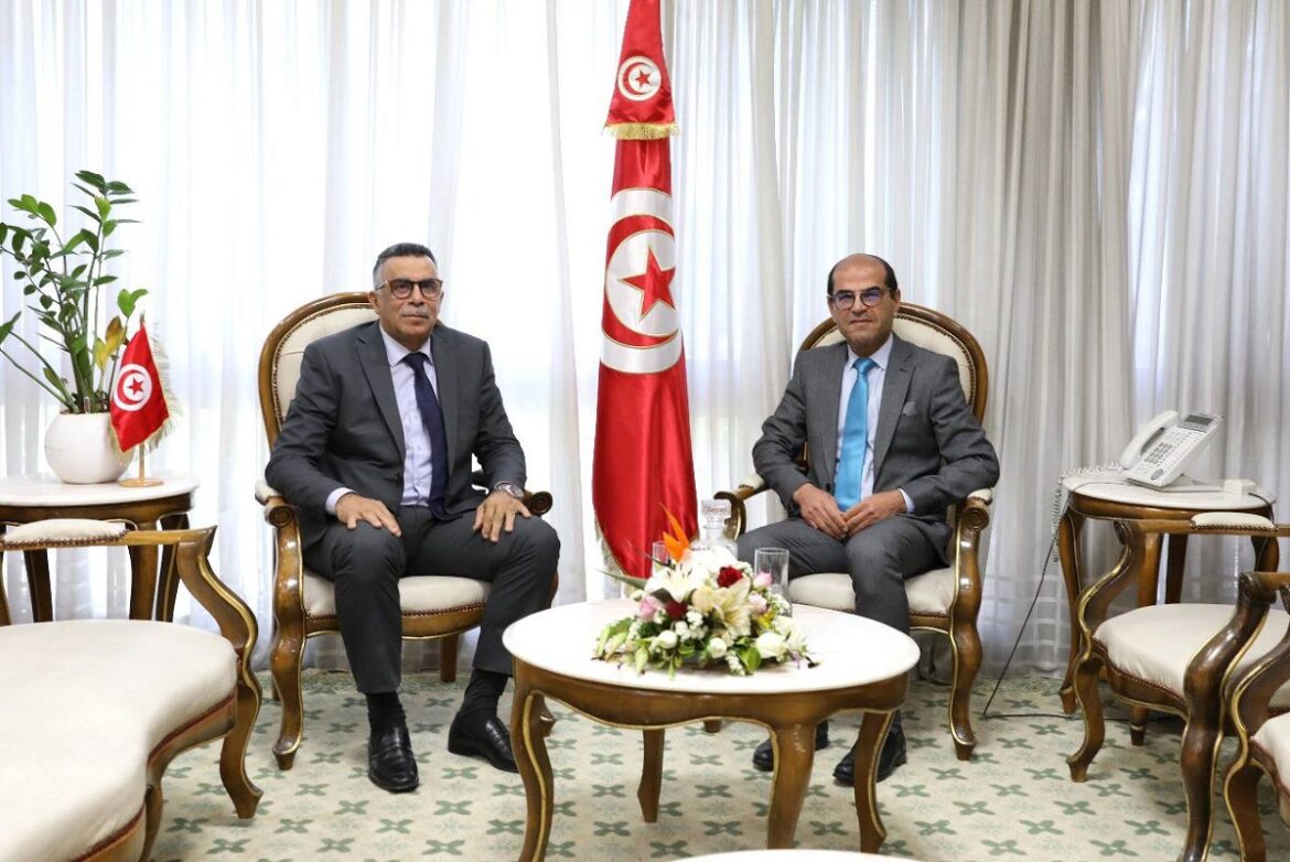 machari3 1 جلسة عمل مشتركة بين وزيري التجهيز وأملاك الدّولة حول التسريع في إنجاز المشاريع العمومية