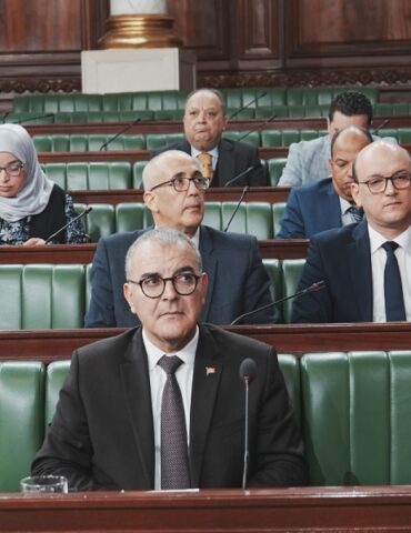majles 1 البرلمان يصوت برفض مشروع اتفاقية القرض المبرم بين تونس والوكالة الفرنسية للتنمية