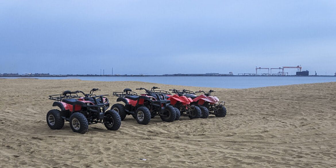 pngtree beach عقوبات لكل من يمارس الأنشطة الميكانيكيةبالشواطئ والكثبان الرملية الساحلية
