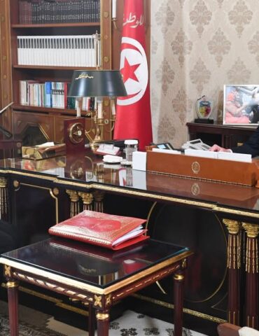 sarra رئيس الجمهورية يؤكد ضرورة إعطاء الأولوية المطلقة لحل القضايا الاجتماعية في مشاريع القوانين