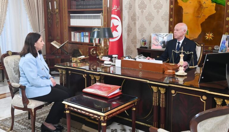 sarra رئيس الجمهورية يؤكد ضرورة إعطاء الأولوية المطلقة لحل القضايا الاجتماعية في مشاريع القوانين