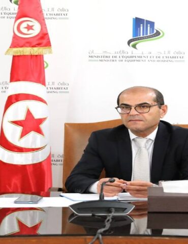 tajhiz وزير التجهيز يوصي المقاولات بالإيفاء بتعهداتها واحترامها للجدول الزمني المقدم