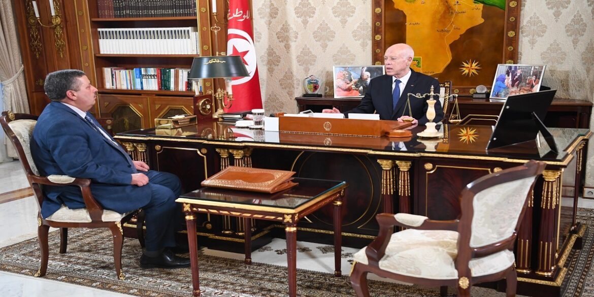 tarbya رئيس الدولة: الهدف من إنشاء المجلس الأعلى للتربية والتعليم هو النأي بالأجيال القادمة عن حسابات السياسة