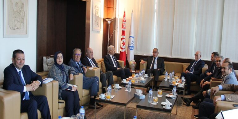 utica منظمة الأعراف تؤكد في لقاء مع وزير التجارة تنامي الصعوبات أمام المؤسسات نتيجة المنافسة غير المتكافئة