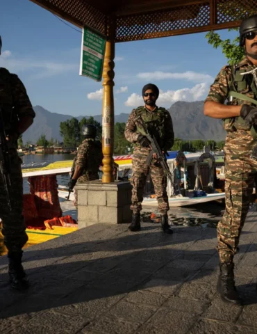 1054048.jpeg وزير خارجية الهند: قواتنا بدأت الرد على انتهاك باكستان للهدنة