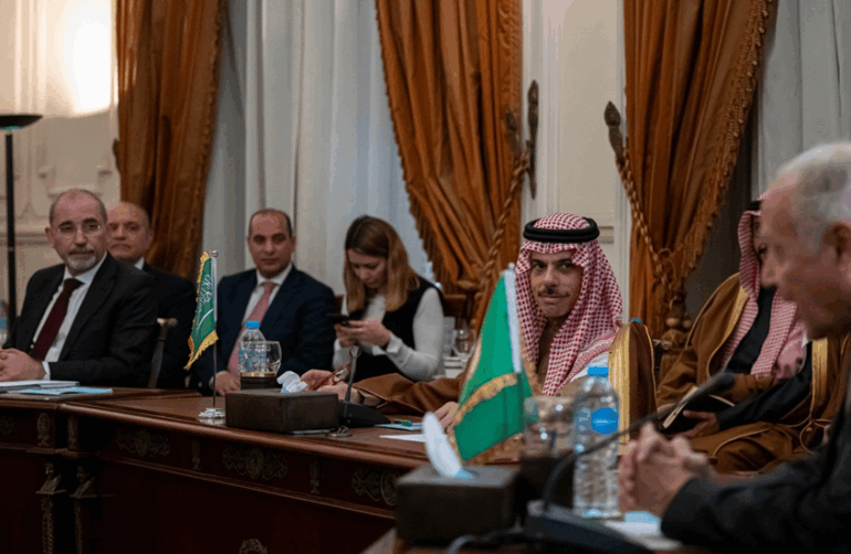 683af2b04236045c221c74e8 إسرائيل ترفض السماح لوفد وزاري عربي الدخول إلى رام الله