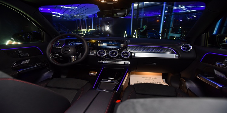 The New Code 461 Mercedes-Benz dévoile "The New Code" : une immersion inédite dans l’univers du luxe électrique