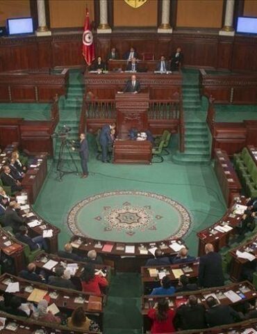 b جلسة عامة غدا الثلاثاء للنّظر في مشروع قانون أساسي يتعلق باتفاق حول رخص السياقة بين تونس وايطاليا