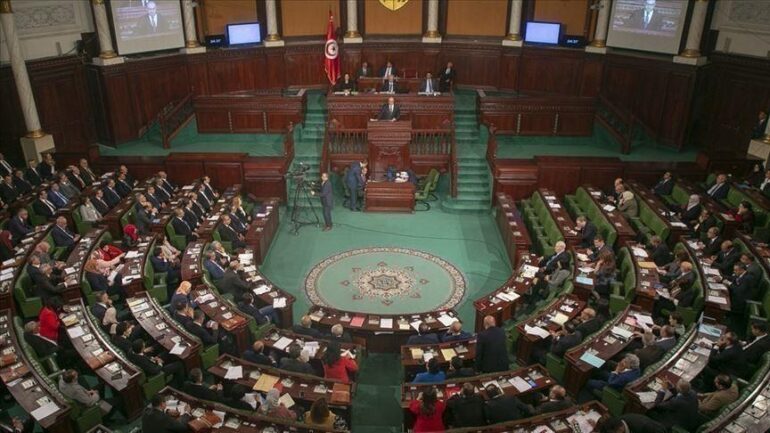 b جلسة عامة غدا الثلاثاء للنّظر في مشروع قانون أساسي يتعلق باتفاق حول رخص السياقة بين تونس وايطاليا