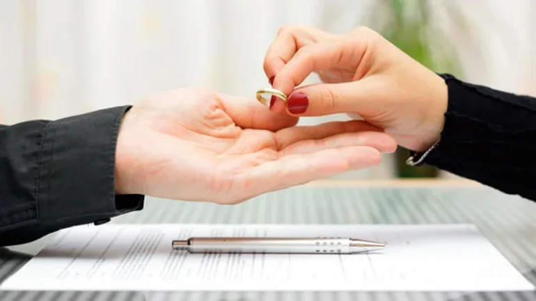 divorce مشروع قانون تنظيم مهنة عدول الإشهاد .. إجراء تنقيحات تتعلق بالطلاق بالتراضي