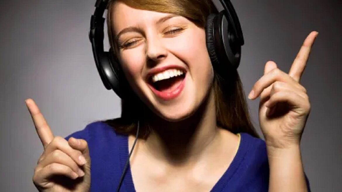 musique دراسة: 68 % من التونسيين يستمعون إلى الموسيقى بصوت مرتفع ويتجاوزون المستوى العادي للاستماع