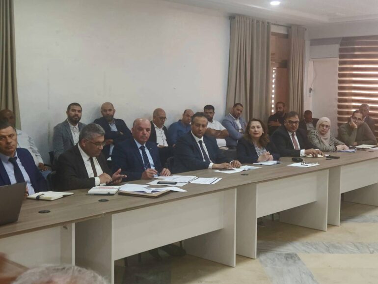 nakl الإتفاق على الزيادة في عدد عربات القطار لنقل الفسفاط