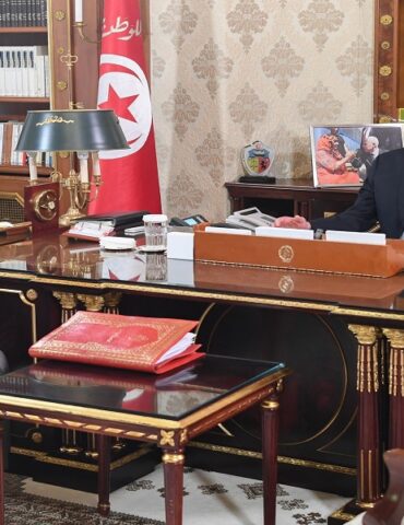 sssss سعيّد: الثورة التشريعية لا يمكن أن تتحقق إلا بثورة في إدارة المرافق العمومية