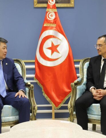 فلاحة وزارة الفلاحة والمنظمة الإسلامية للأمن الغذائي تتفقان على تشكيل فريق عمل فني للتعاون في مختلف المجالات