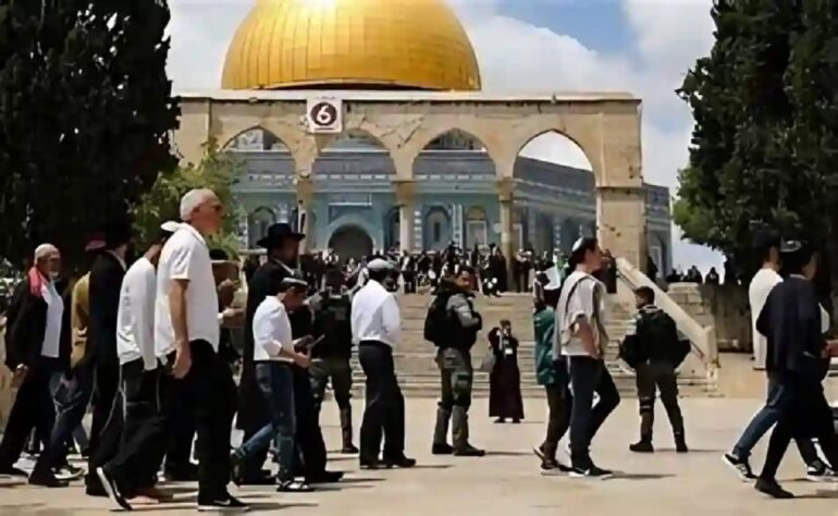 قدس الإمارات تستدعي السفير الإســـ.رائــ.يلي وتدين الانتهاكات في القدس