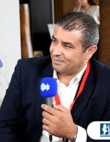 Screenshot 20250624 163138 YouTube التأكيد على أهمية التأمين في تطوير الموارد البشرية والحفاظ عليها