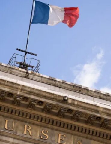 Screenshot 20250626 142657 Chrome الدين العام الفرنسي يتخطى الـ 3.3 تريليون يورو