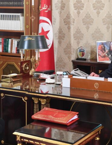 sara kaus رئيس الجمهورية : الدّولة التونسية تُدار بمؤسّساتها وبالقوانين التي تنظّمها