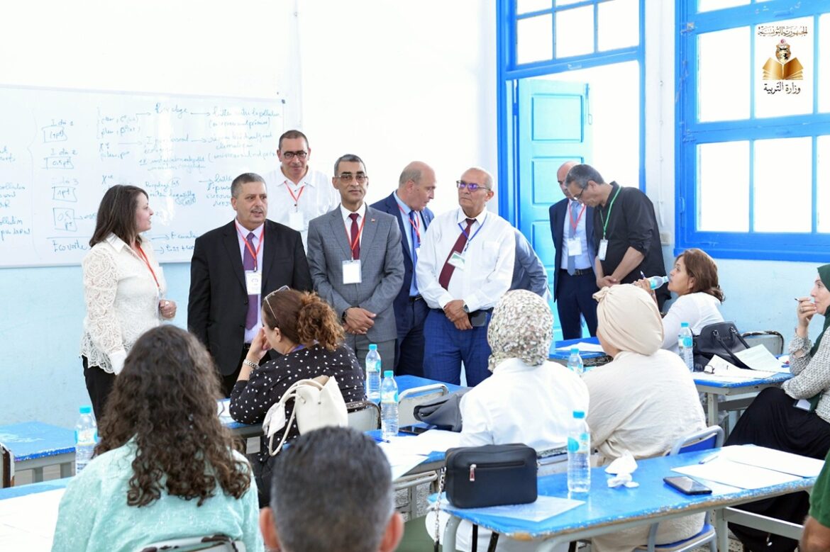 تربية وزير التربية يتابع سير العمل بمركزي إصلاح امتحان الباكالوريا بولاية سوسة