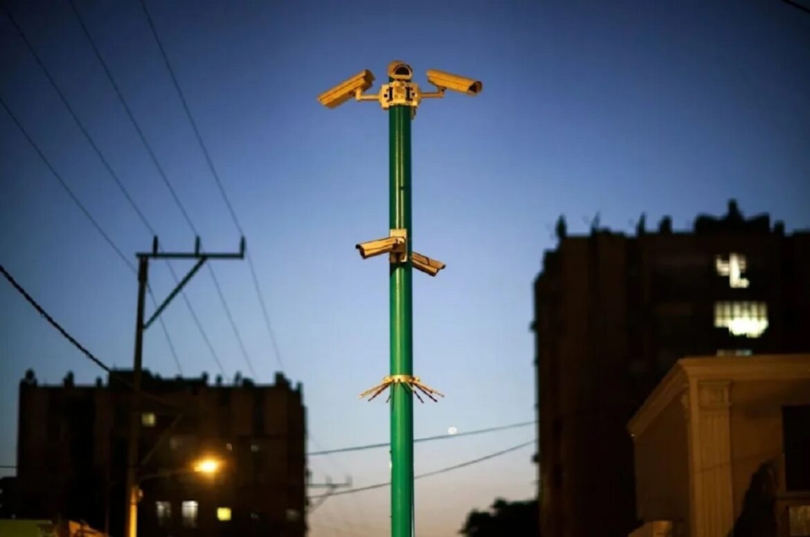 كاميرا "بلومبرغ": إيران تخترق كاميرات المراقبة في إســ.رائـ.يل لجمع معلومات استخبارية