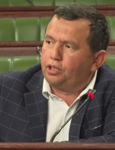 مبروكي خالد حكيم مبروكي: بفضل القطاع الفلاحي .. تونس قادرة أن تصبح من أغنى الدول في العالم اقتصاديا