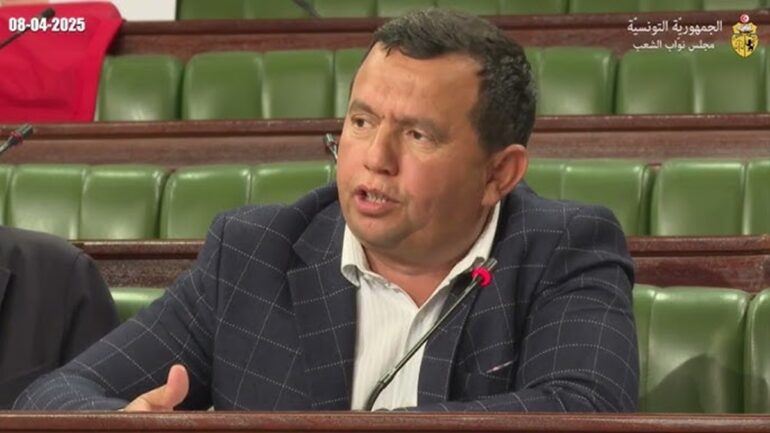 مبروكي خالد حكيم مبروكي: بفضل القطاع الفلاحي .. تونس قادرة أن تصبح من أغنى الدول في العالم اقتصاديا