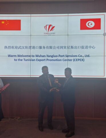 china 2 وفد صيني رفيع المستوى يبحث فرص تعزيز التعاون التجاري والاستثماري بين تونس وبكين