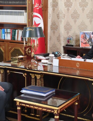 سعيد سعيّد يأمر باتّخاذ إجراءات عاجلة لوضع حدّ للاعتداء السّافر على البيئة وحماية الشريط الساحلي