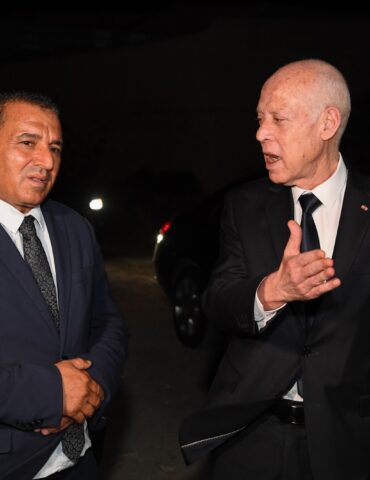 قيسسس رئيس الجمهورية ينتقد تخلف وكالة حماية الشريط الساحلي عن القيام بدورها في الحد من الجرائم البيئية