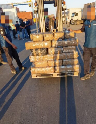557995068 1235628161933181 2295154425420905743 n ميناء رادس: إجباط محاولة تهريب قرابة 600 كلغ من مخدر القنب الهندي