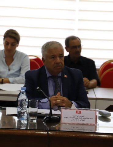 j التأكيد على ضرورة تعزيز جاهزيّة مختلف الهياكل استعدادا لموسم الأمطار والتّوقّي من خطر الفيضانات ..
