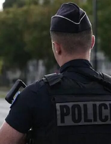 policz مرسيليا: جرحى في هجوم بسكين ومقتل المنفذ