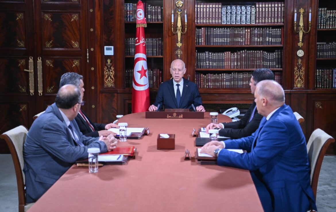 said 1 سعيّد: يجب العمل دون انقطاع لتفكيك كل شبكات المضاربة والاحتكار
