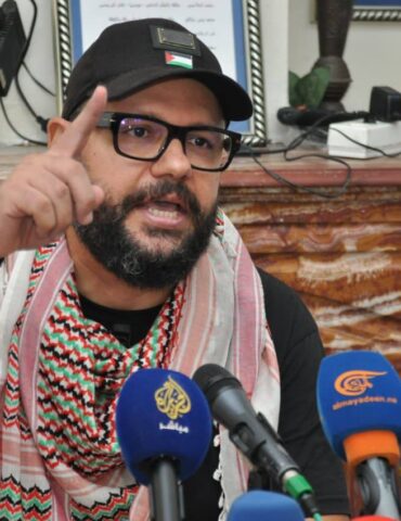 yessine ياسين القايدي يمثل نقابة الصحفيين في "أسطول الصمود المغاربي" لكسر الحصار عن غزة