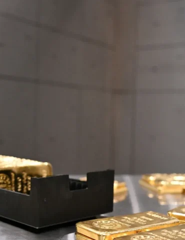 الذهب الذهب عند مستوى تاريخي جديد