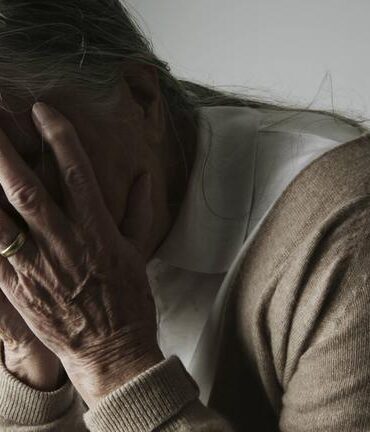 الزهايمر أكثر من 100 ألف شخص يعانون من الزهايمر بشكل مباشر في تونس