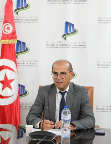 تجهيز توفير مساكن اجتماعية .. وزير التجهيز يدعو للتسريع في الإعلان عن طلب العروض وانطلاق الأشغال
