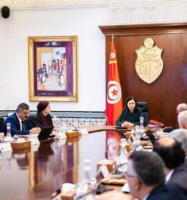 مجلس وزاري مجلس وزاري مضيق يقرّ خطة لإعادة هيكلة شركة إسمنت بنزرت