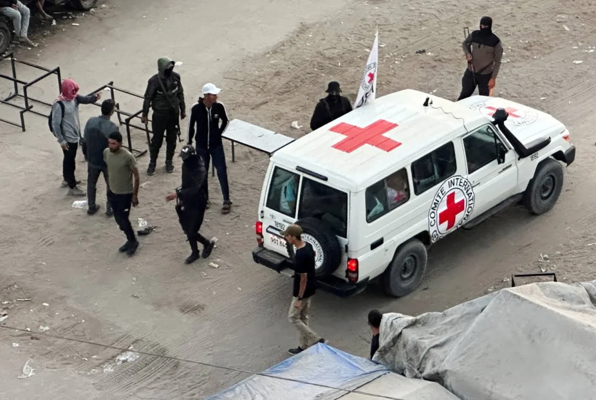 1232499.jpeg إس.رائيل تبدأ تسلّم الرهائن... وترمب يعلن «انتهاء» الحرب