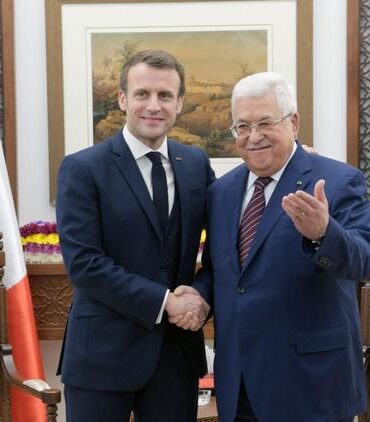 Macron Abbas